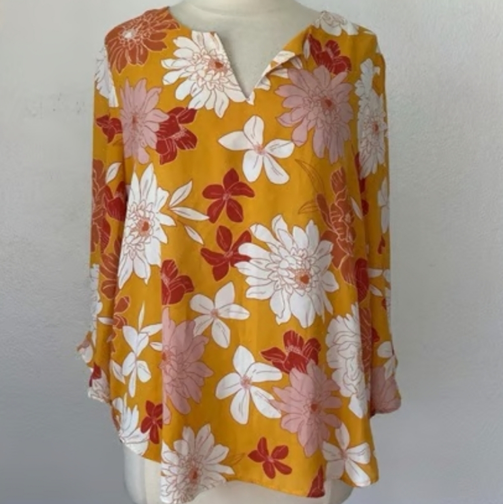 DR2 Orange and White Floral Blouse Size S.